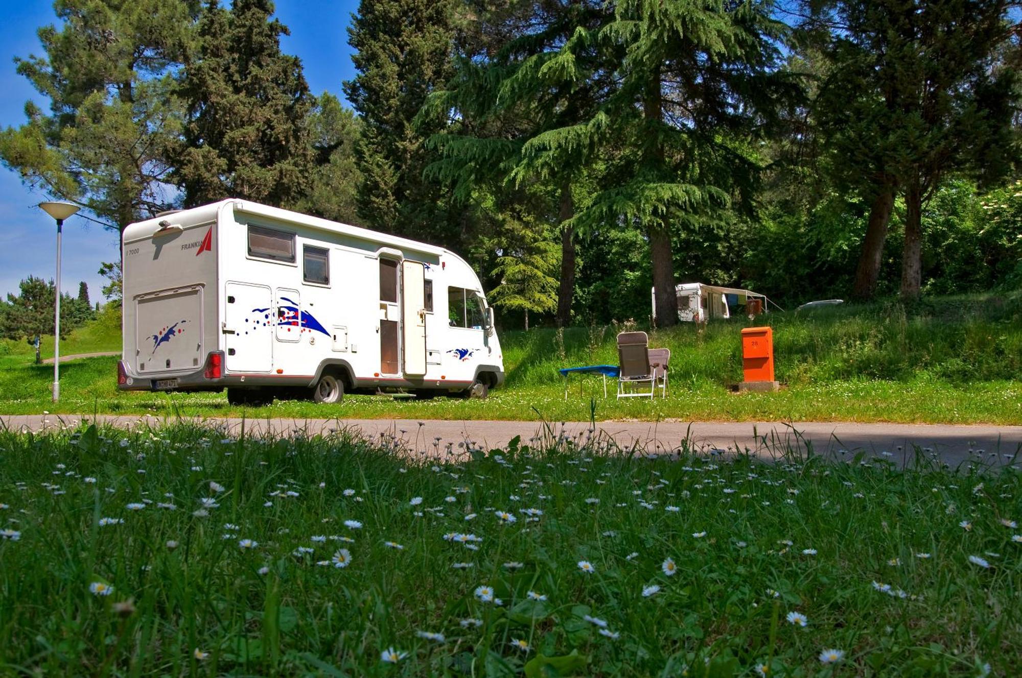 Camping Adria Ankaran - Pitches Ngoại thất bức ảnh